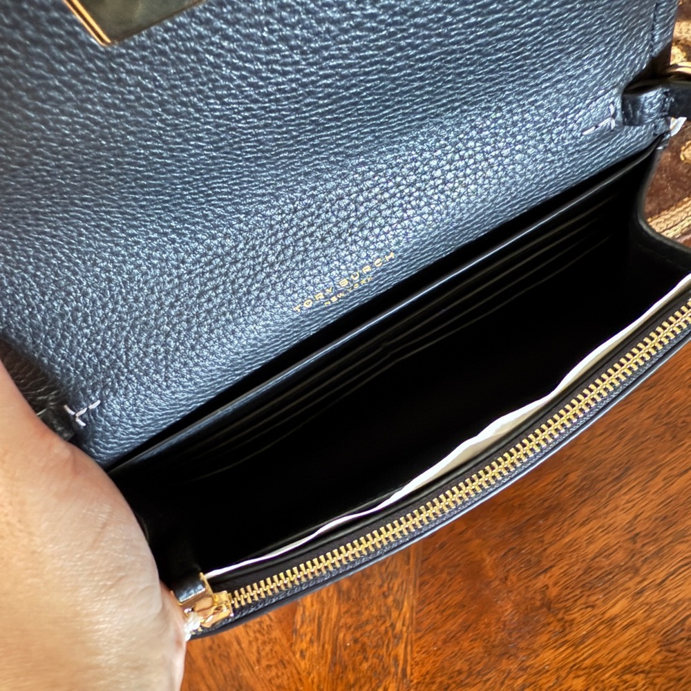 Tory Burch Black Crossbody Purse and Card Holder - Picture 6 of 7